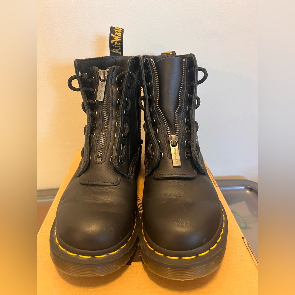 Black Dr. Martens 1460 Pascal